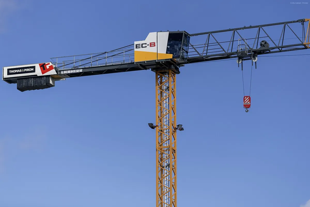 Liebherr 125 EC-B 6 flat top tower crane